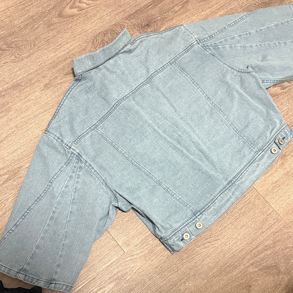 Lingling Women's Denim Jacket - Picture 8 of 8